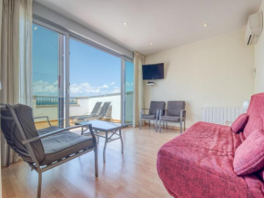 Centrally heated apt in Roses